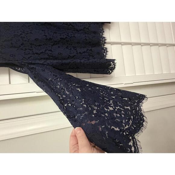 Joie Abay cold-shoulder lace blouse in navy blue size Large - Picture 2 of 5